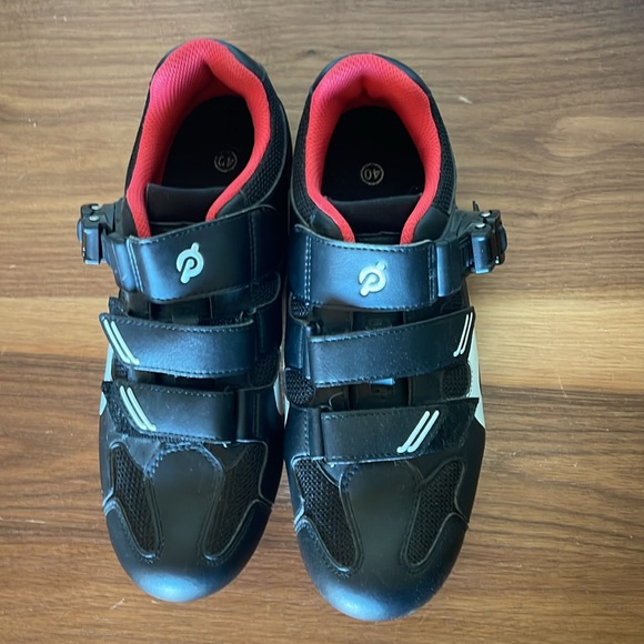 Peloton cycling shoes. Like new. Size 40. Equivalent to a women’s 9 or a men’s 7 - Picture 3 of 5